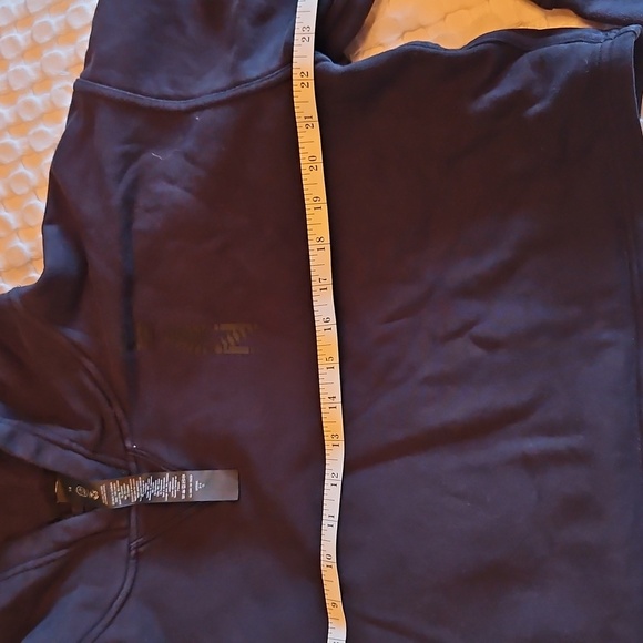 Black Cropped Lululemon Team Canada Hoodie Size 14 - Picture 4 of 8
